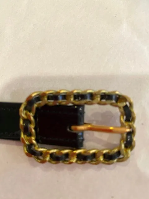 95P Chanel Vintage Skinny Black Patent Leather Woven Gold Chain Belt Sz Small